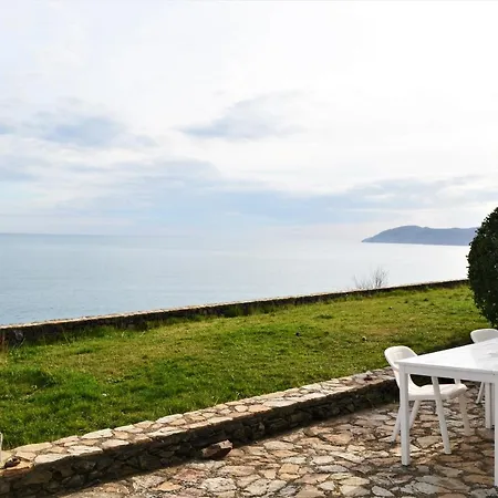 Villa Carboneres 2